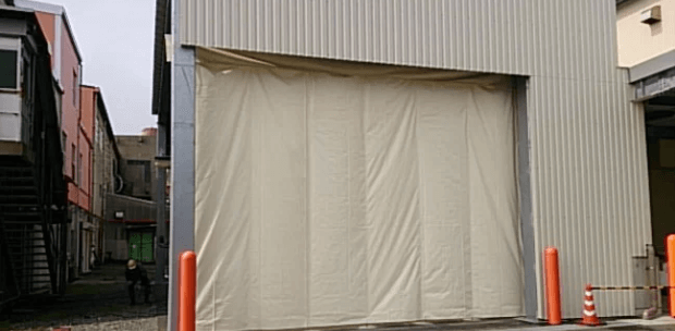 ビニールカーテン のれん 静電透明（リブ付）厚み2mm×幅200mm×長さ30m 1巻   工場 倉庫 冷房 暖房 パーテーション 間仕切り - 7