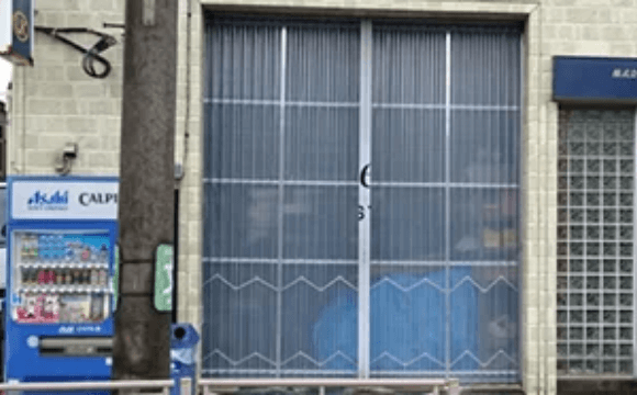 糸入り透明アコーディオンドア