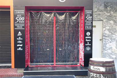 のれんカーテン式ビニールカーテンの飲食店設置例