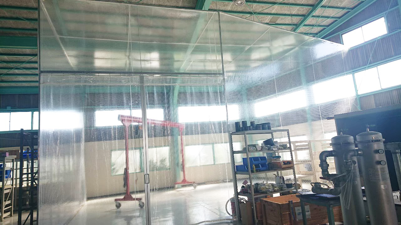 神奈川県藤沢市・天井吊り式・W9.3m×D8.1m変形