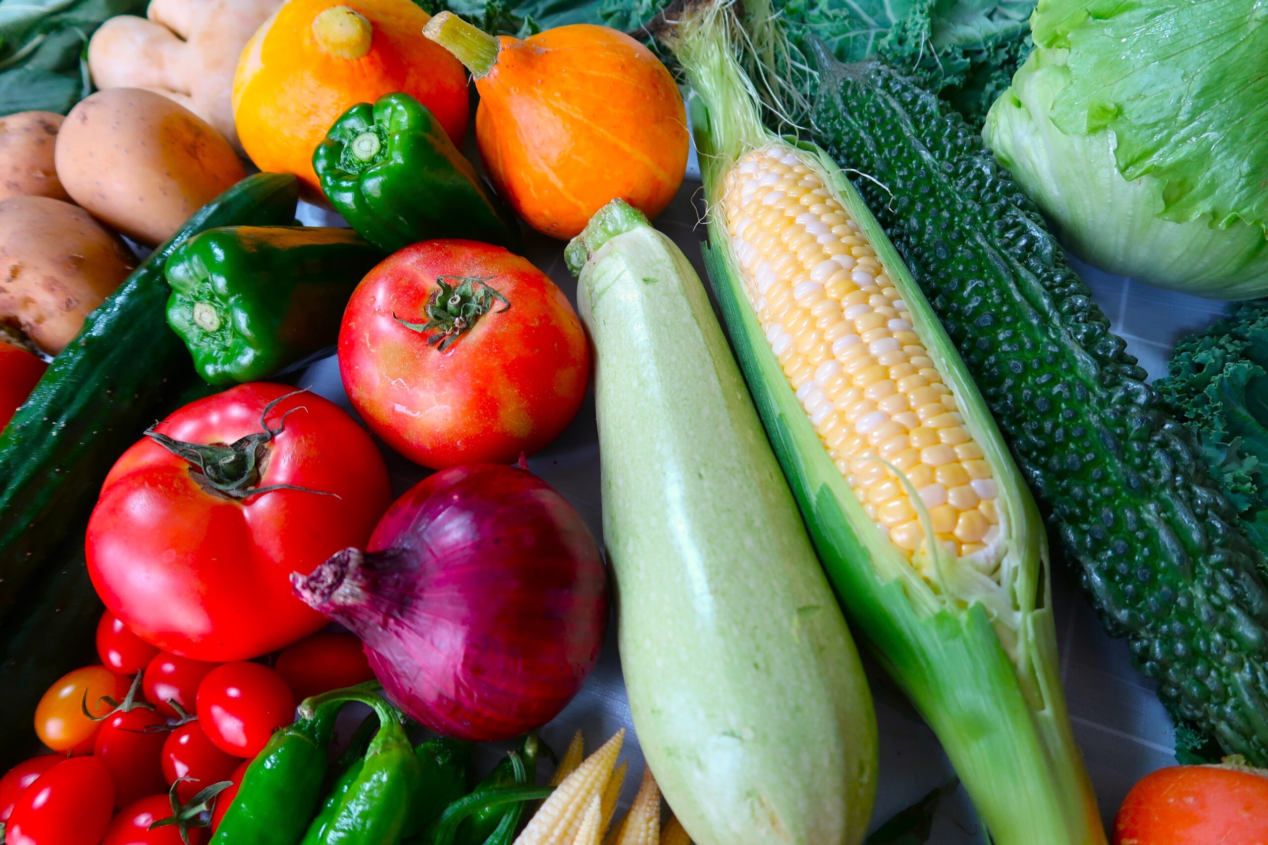 適切な温度で運ばれることで鮮度が保たれた野菜