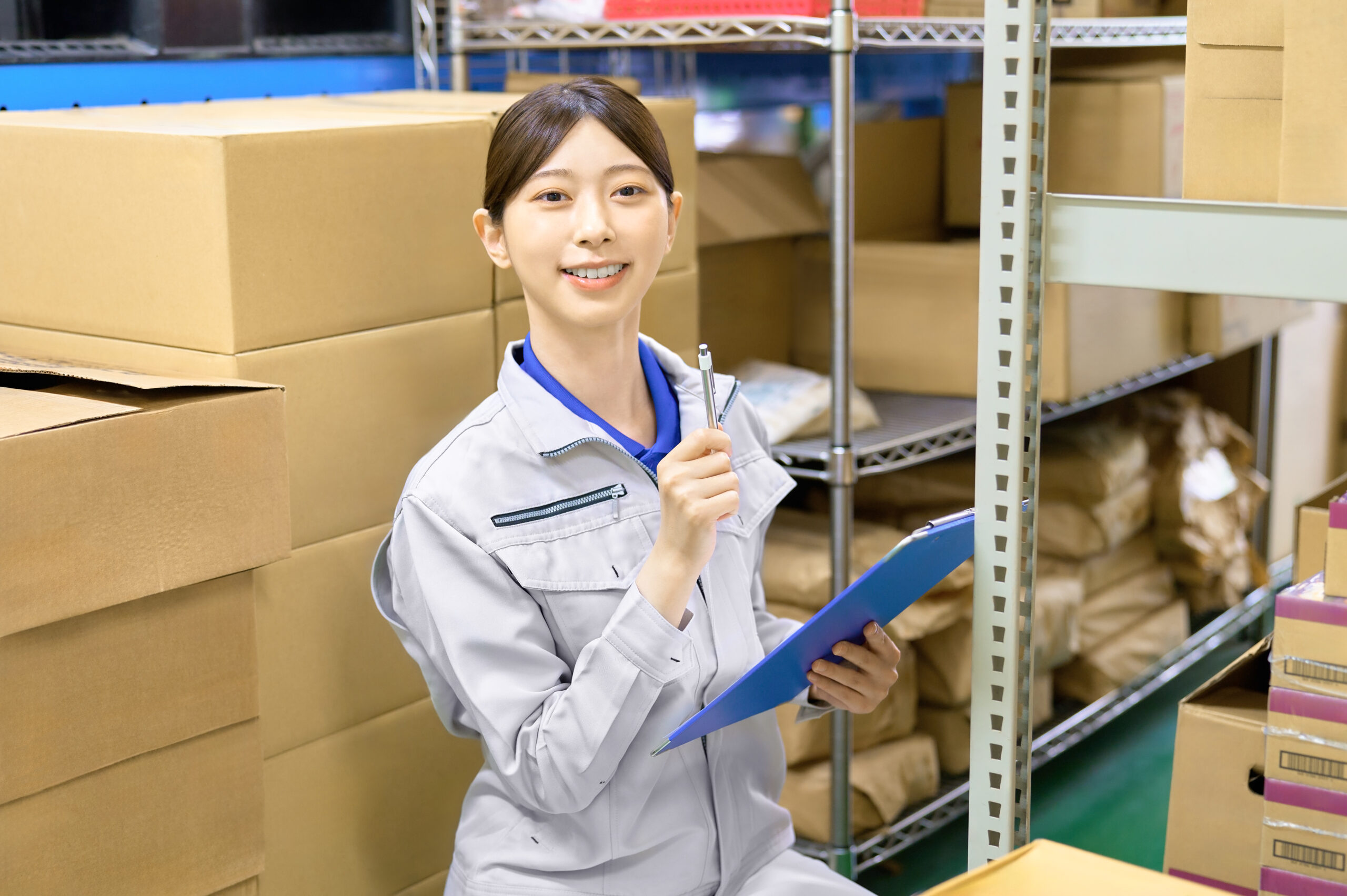 涼しげな表情の作業員